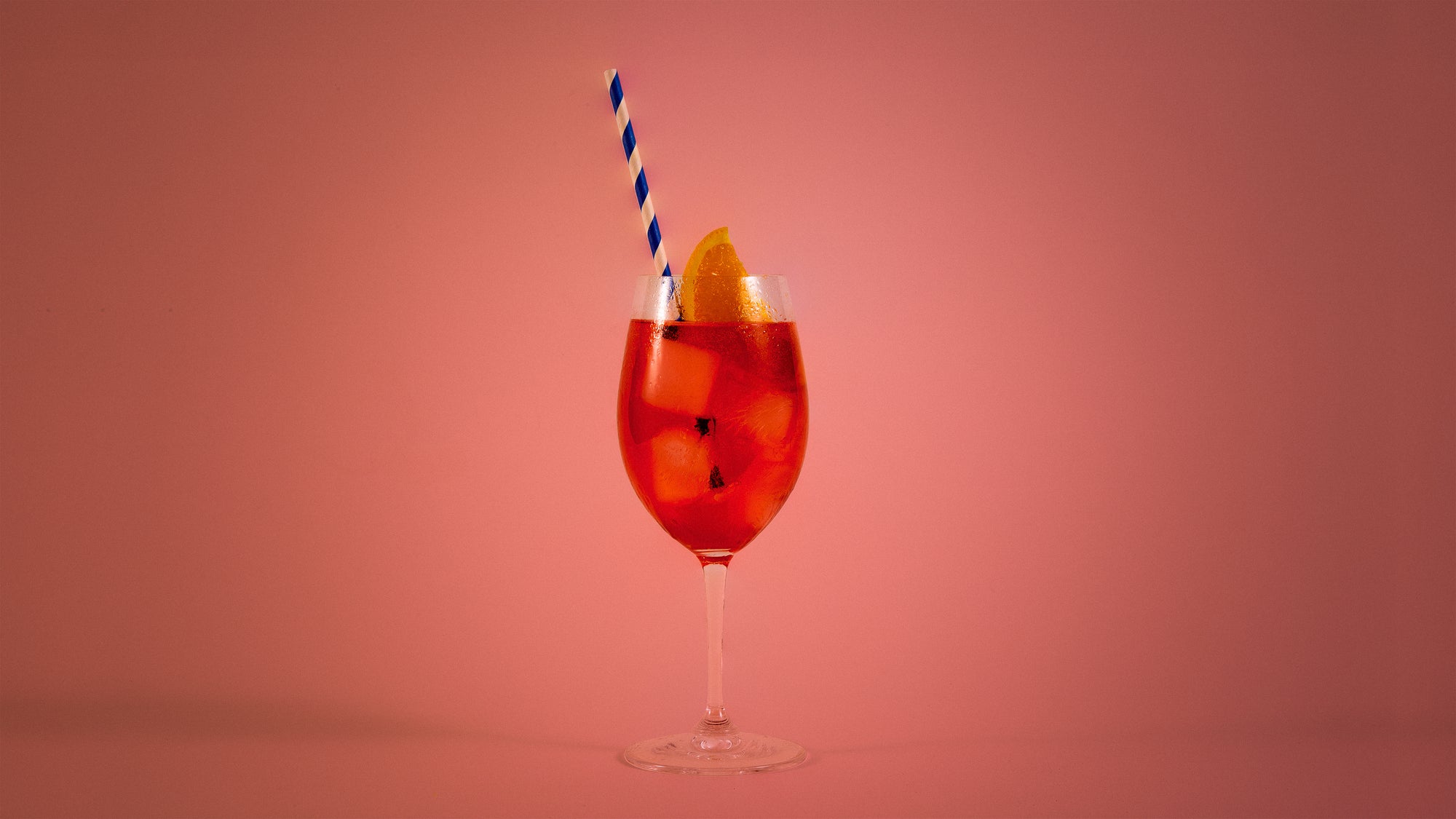 Sammy Piquant Jetsetter: The Non-Alcoholic Aperol Spritz Sensation